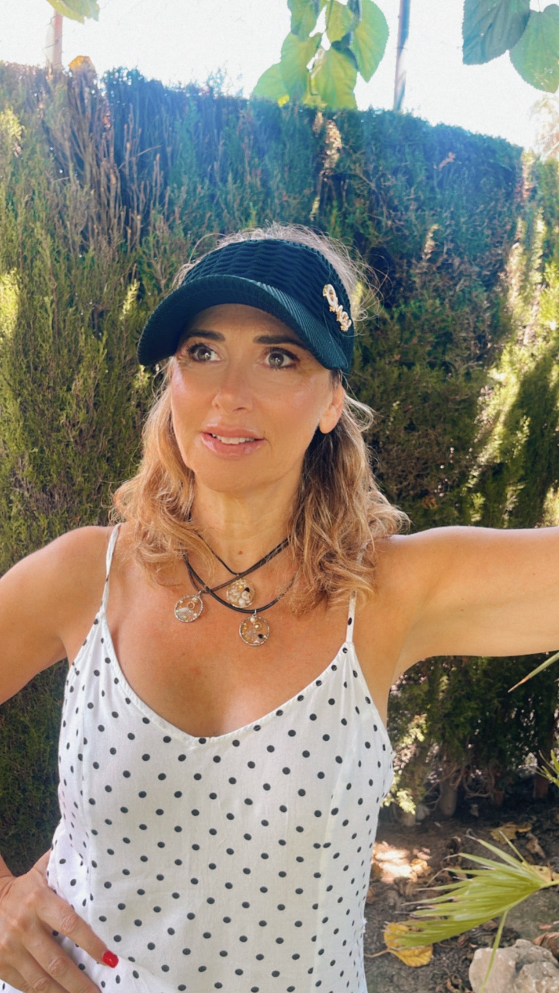 Visera OMGLOVERS