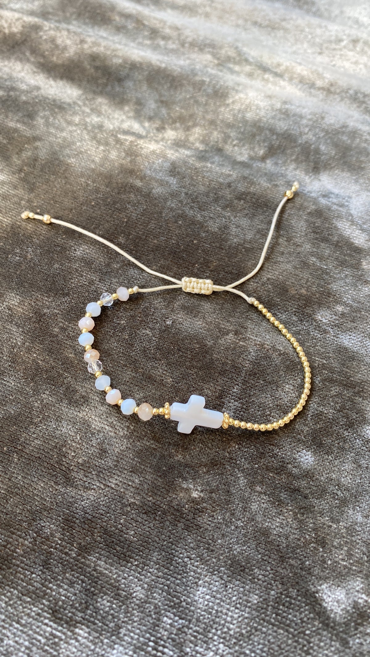 Pulsera Cruz Capuchina