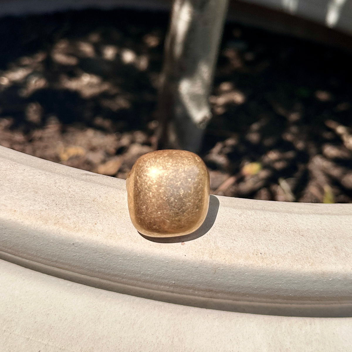 Anillo Botón de oro