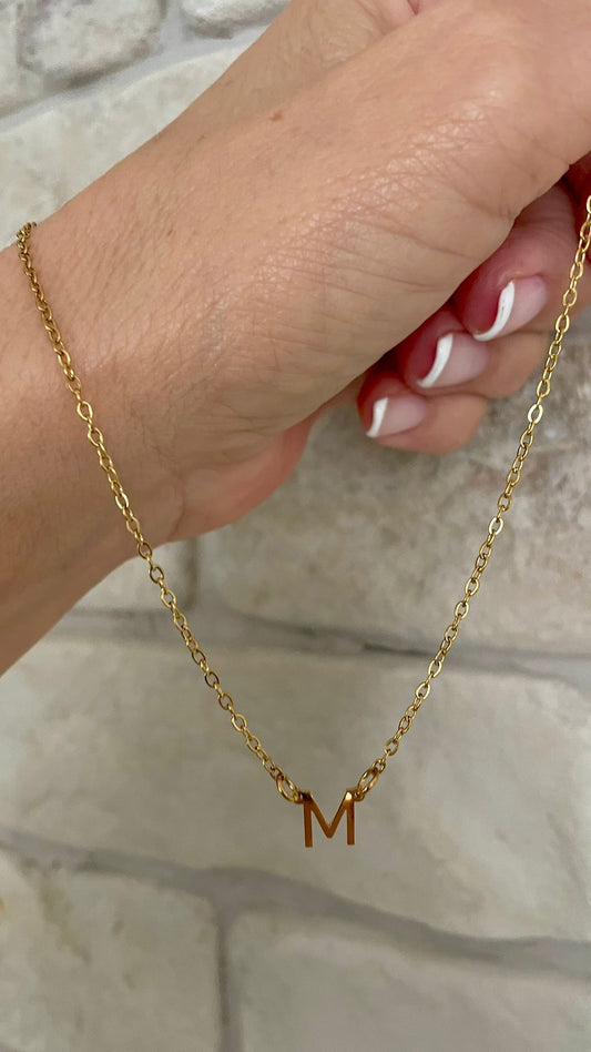 Collar Inicial flotante