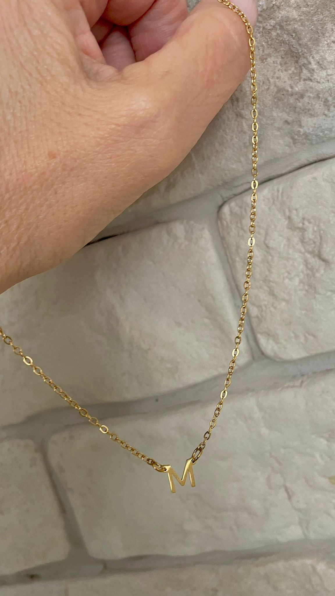 Collar Inicial flotante