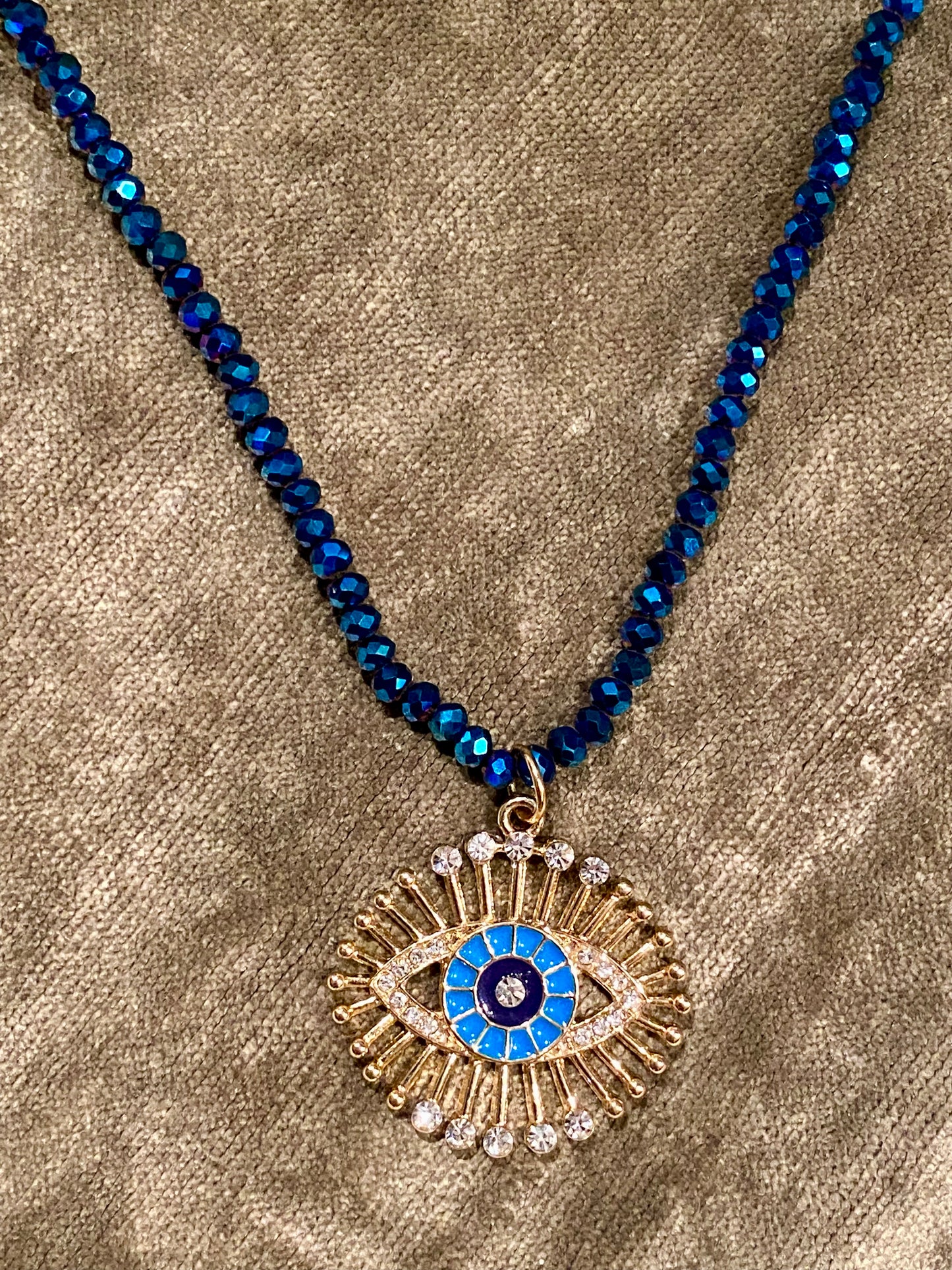 Collar Blue eye