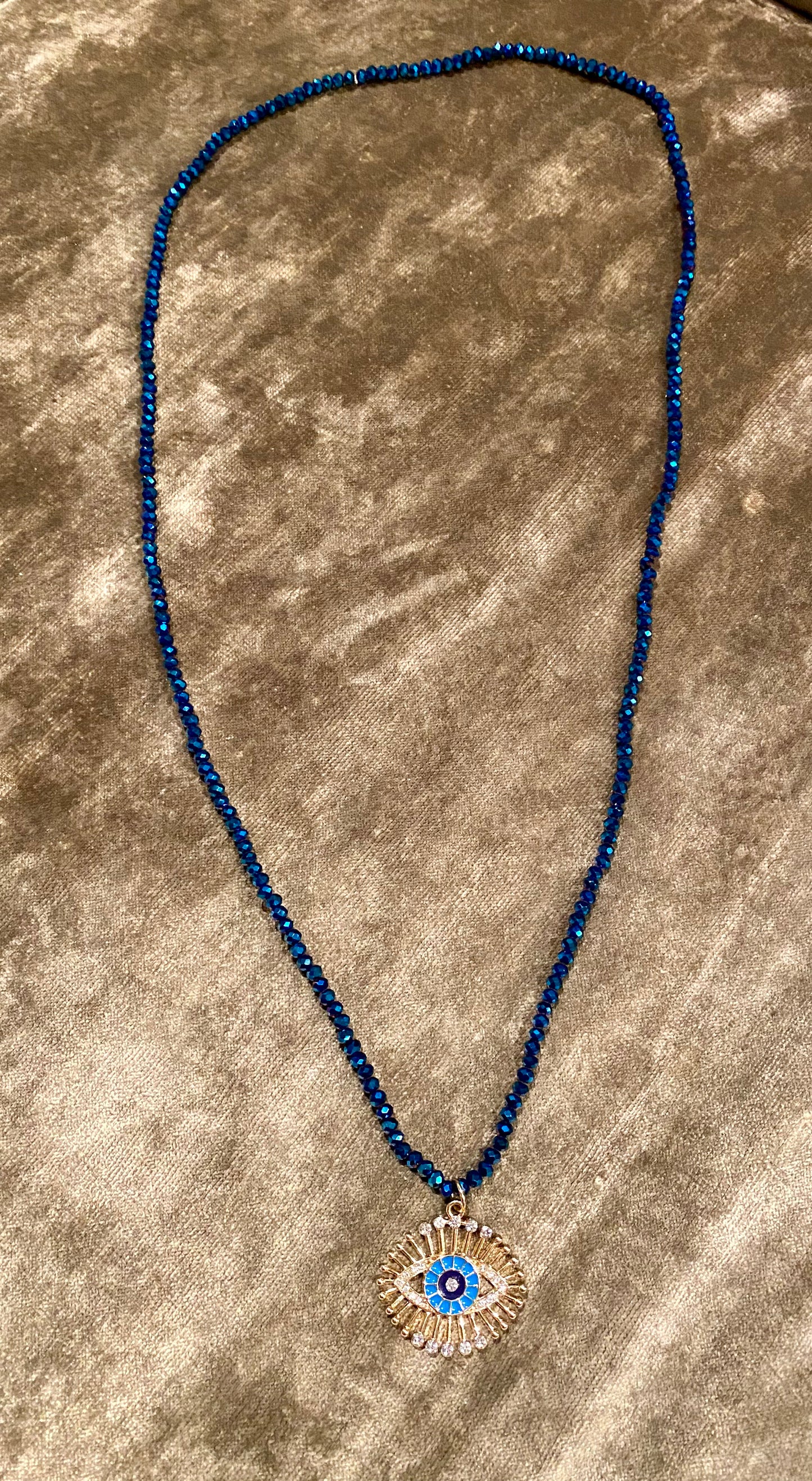 Collar Blue eye