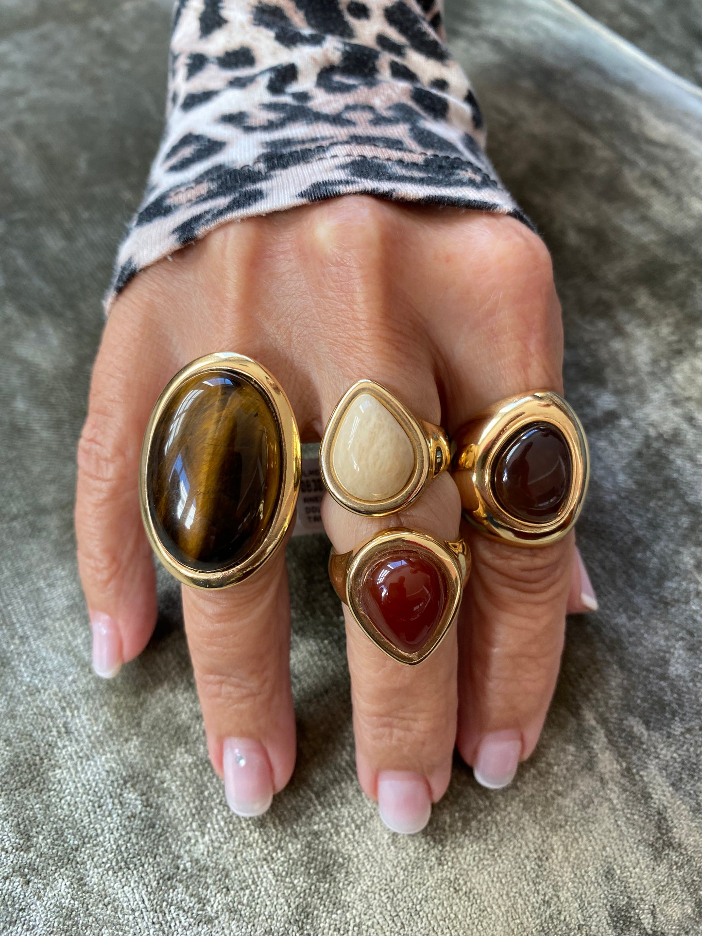 Anillo Alessandra