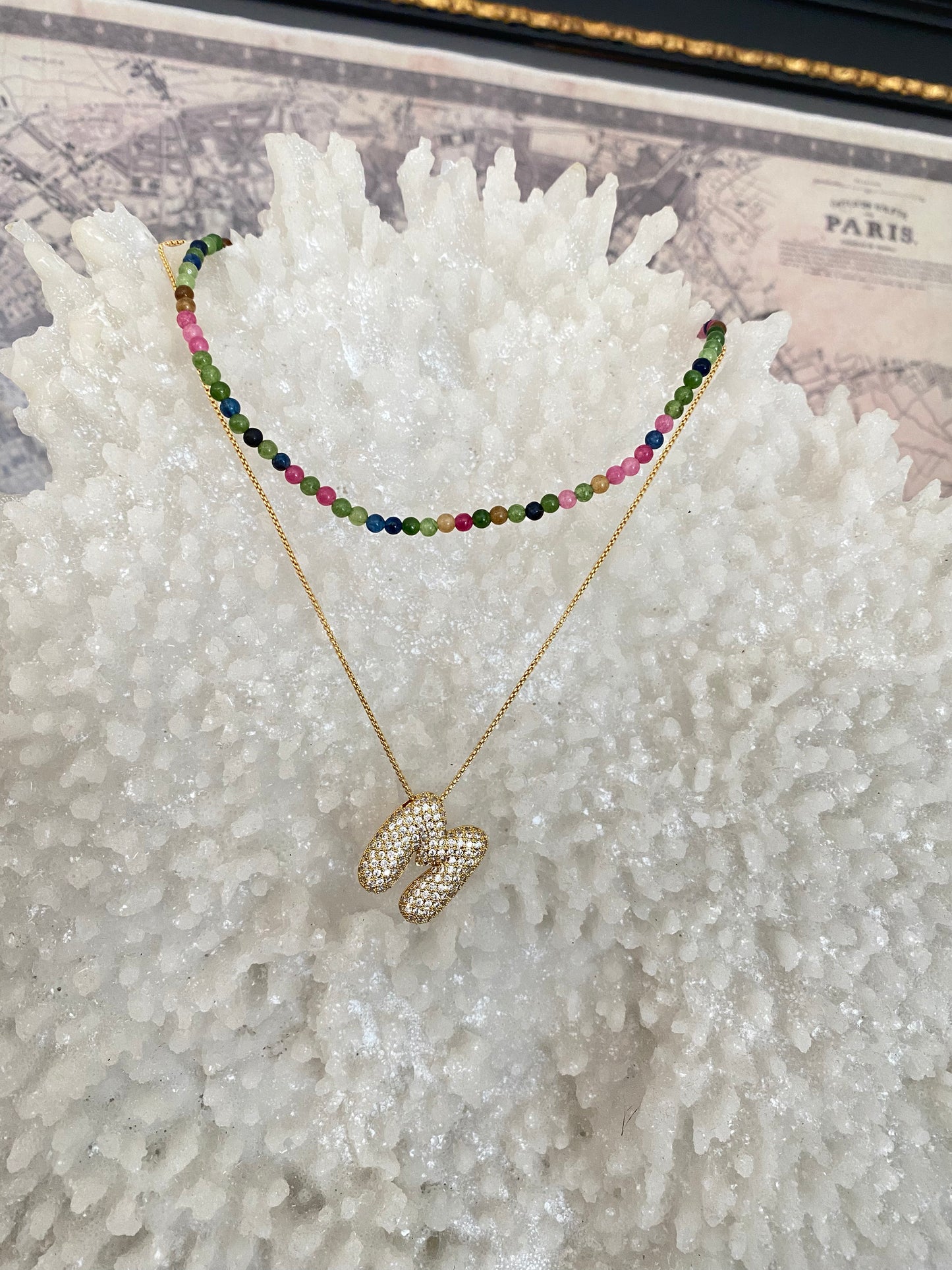 Collar inicial golden globe