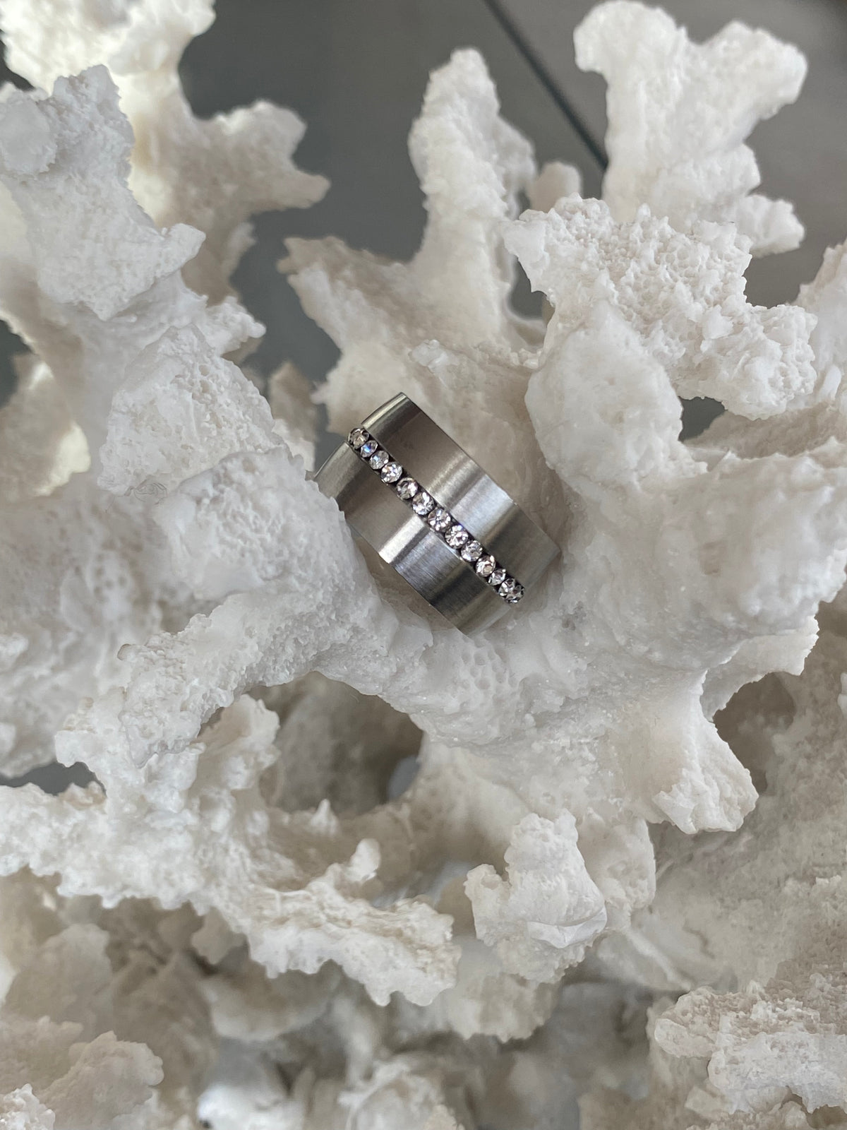 Anillo alianza brillantitos