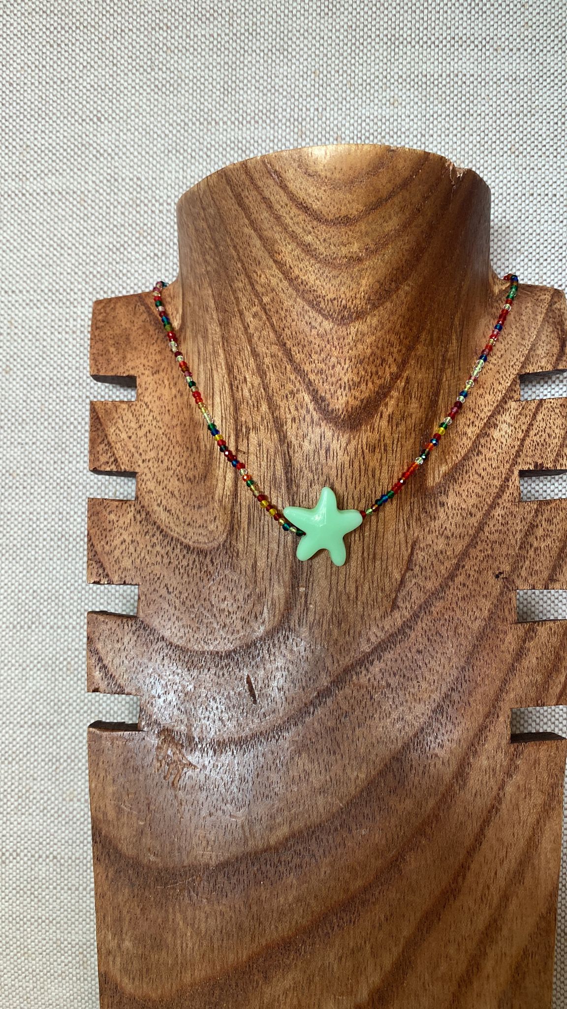 Collar Starfish – Hecho a Mano con Estrellitas de Colores
