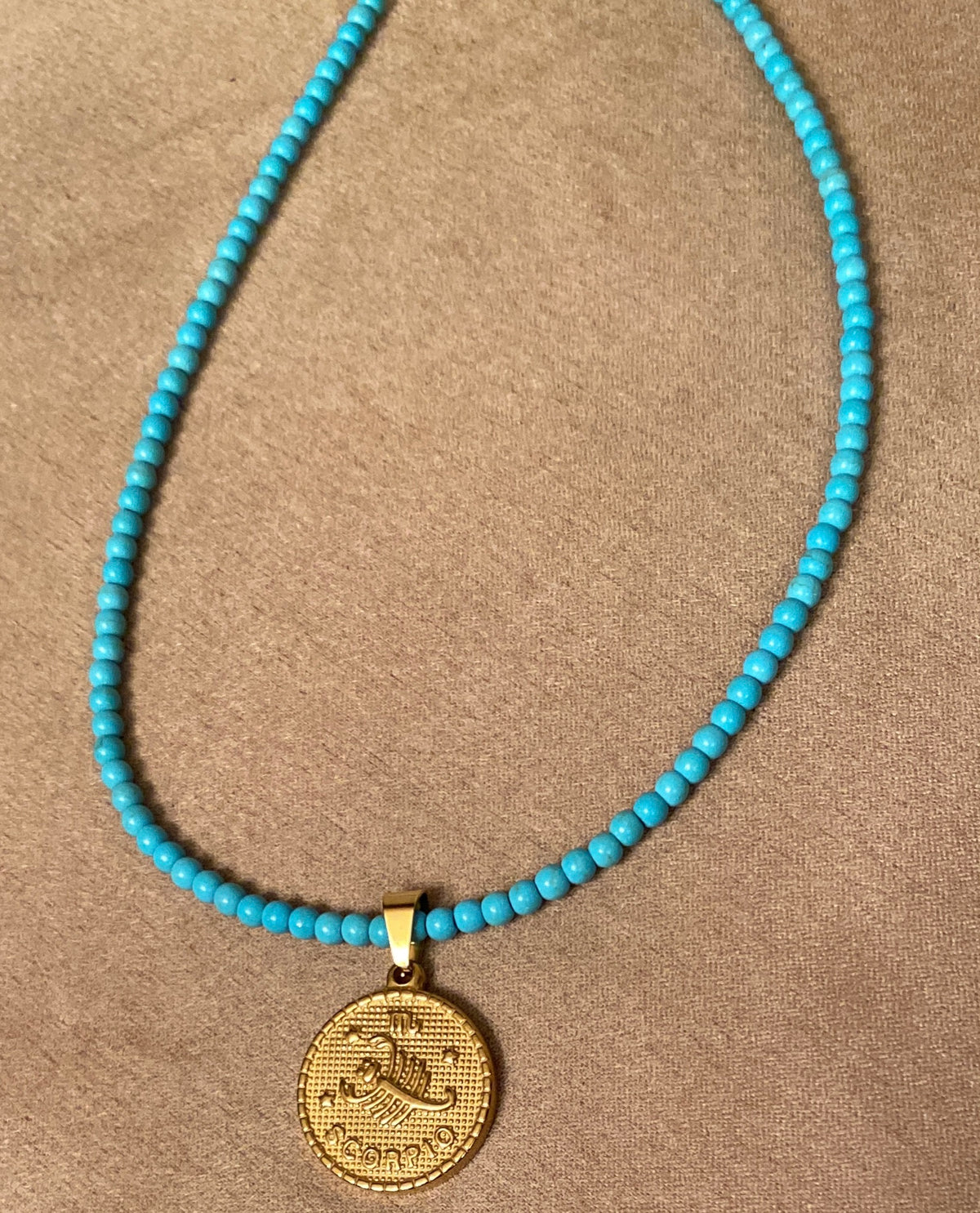 Collar horóscopo personalizado