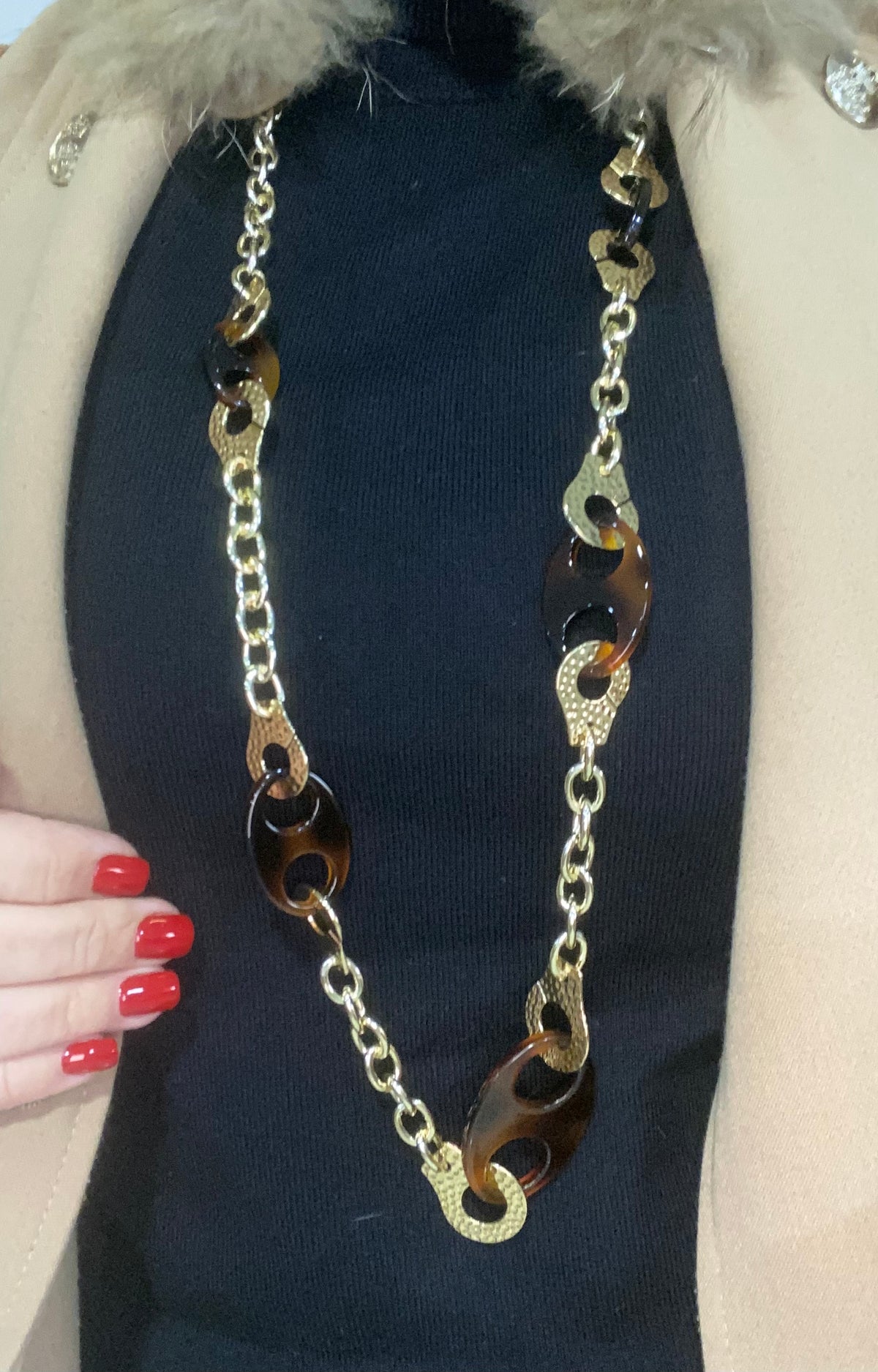 Collar con  eslabones carey y dorado