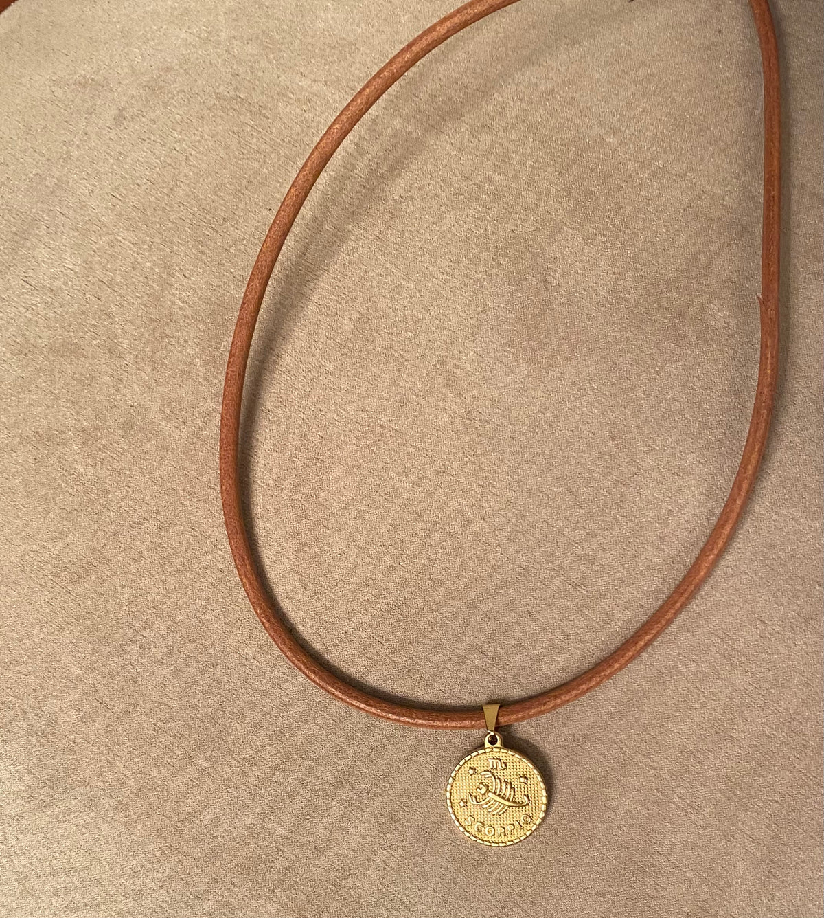 Collar horóscopo personalizado